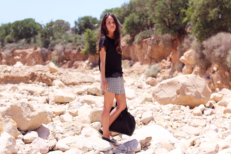 Black & White Outfit Morocco