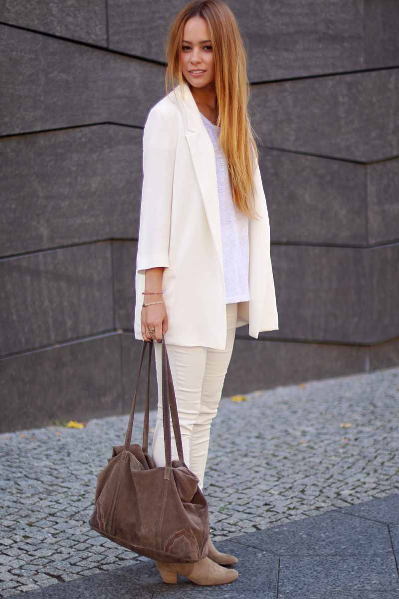 Outfit: tone on tone All white