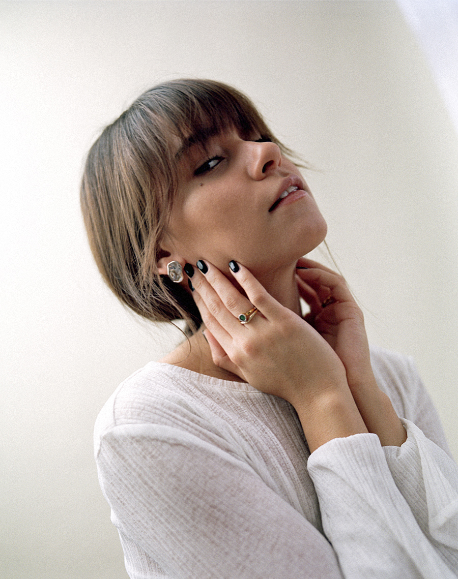Outfit: All White. Nisi is wearing: White longsleeve. White trousers, Jil Sander, Earrings