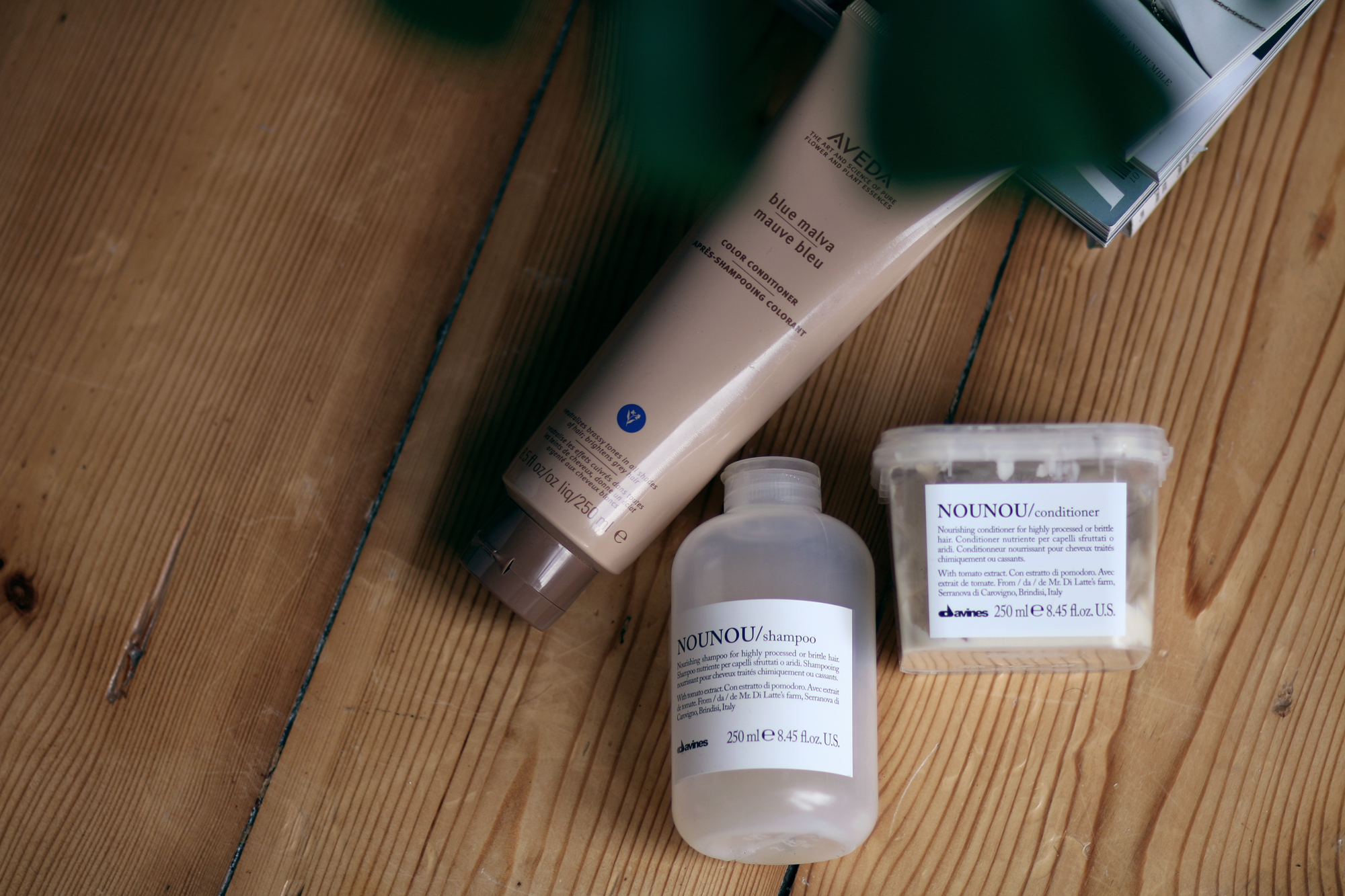 Meine Haarpflegeroutine und Styling: Divines shampoo, Aveda conditioner, La Mer Renewal Oil, ghd Curve Soft Curl Tong