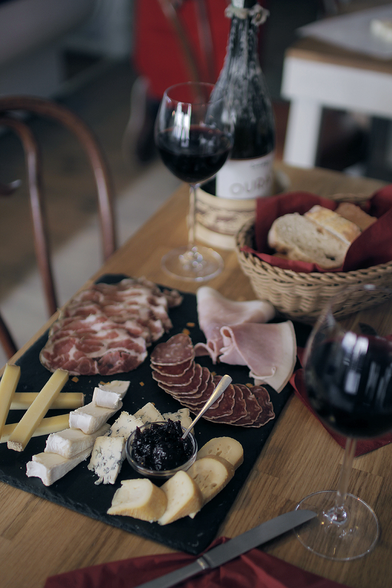 Hotspot for Cheese & Wine Lovers: La Käserie, Berlin