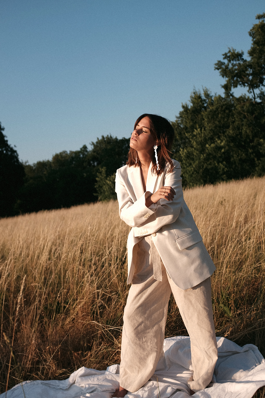 Paperbag Pants in the Fields