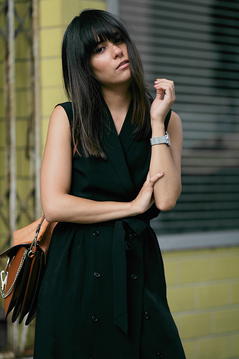 Outfit: Styling the Sleeveless Trench for Summer