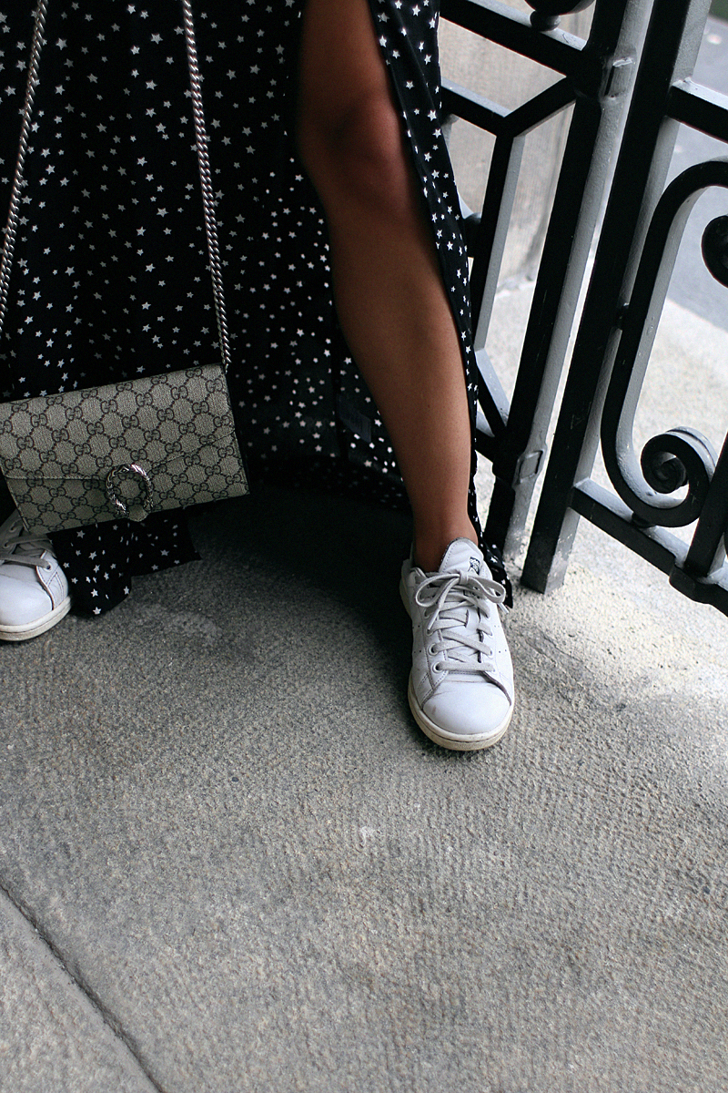 Outfit: Stars and Stripes. Desi is wearing: Striped turtle neck shirt, maxi skirt with stars, gucci dionysus mini, Adidas Stan Smith sneakers
