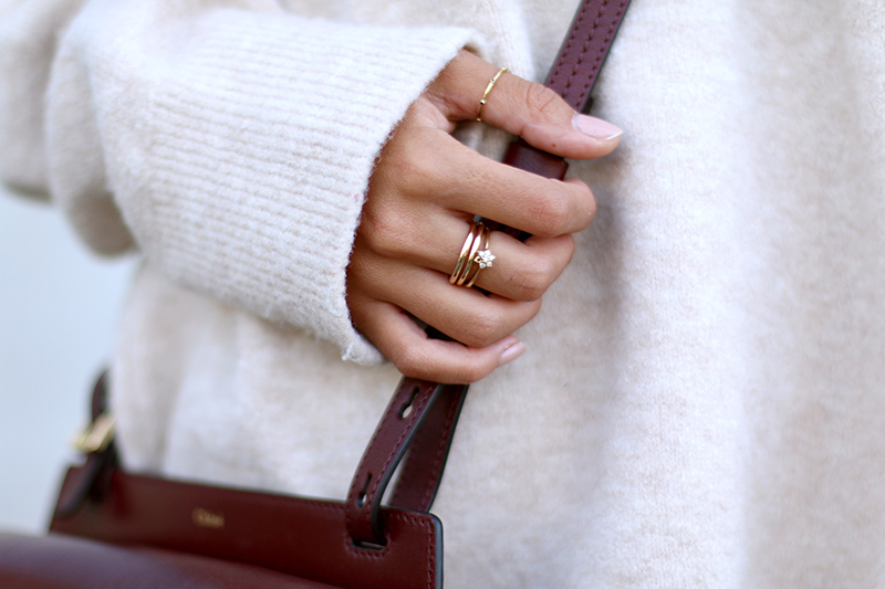 Nisi is wearing: Chloé Georgia Mini Bag, Overzied Zara Sweater, Topshop Girlfriend Jeans, Chloé Lauren Ballet Flats