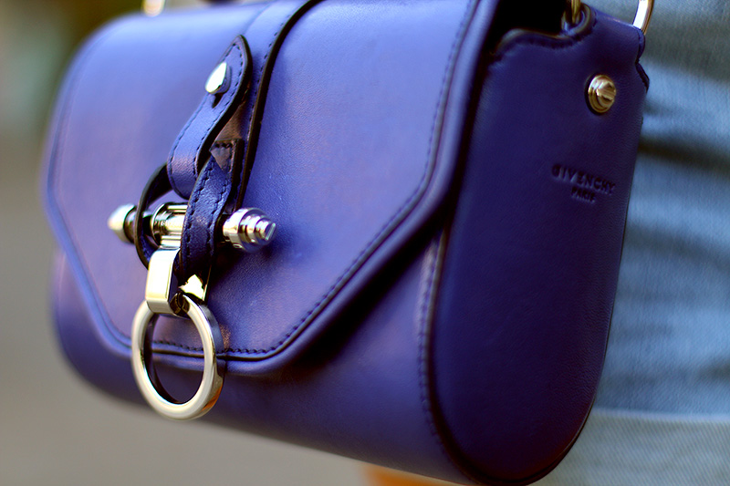 Nisi is wearing: Topshop Dungarees or denim overall, black silk shirt from Zara, Givencha Obsedia small in blue and Birkenstocks