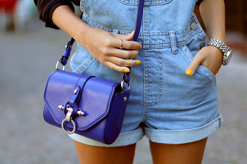 Nisi is wearing: Topshop Dungarees or denim overall, black silk shirt from Zara, Givencha Obsedia small in blue and Birkenstocks